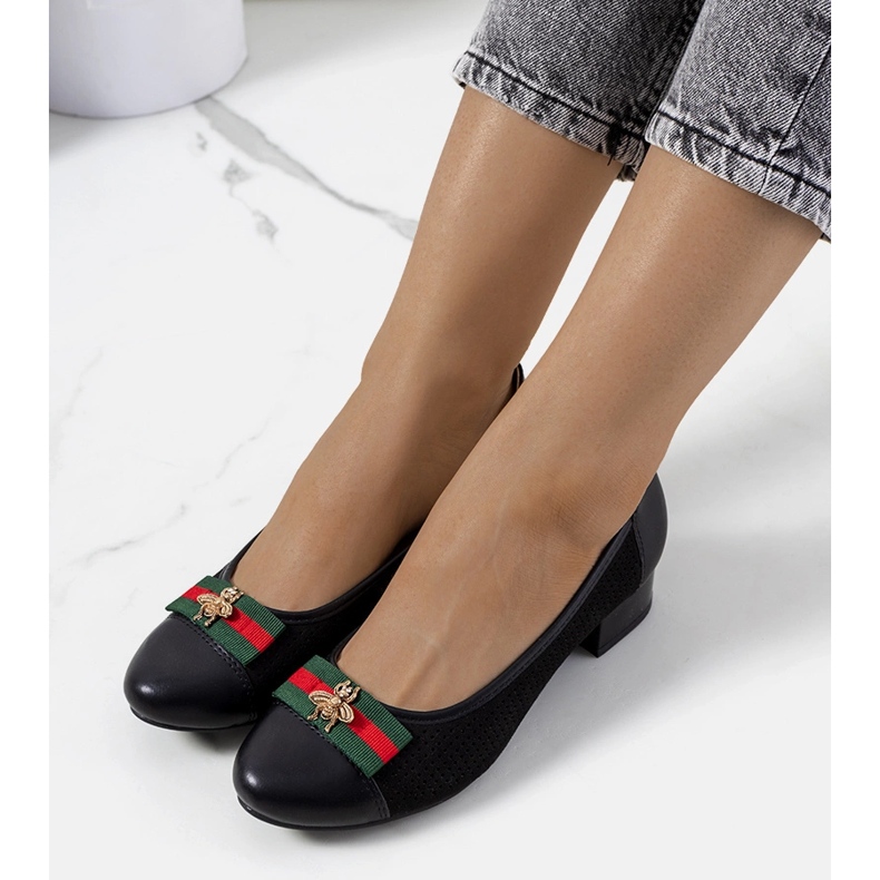 Escarpins Seema noirs ajourés 1