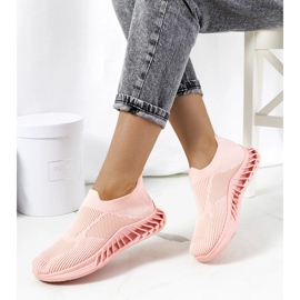 Les baskets roses de Neda 1 Les baskets roses de Neda 1