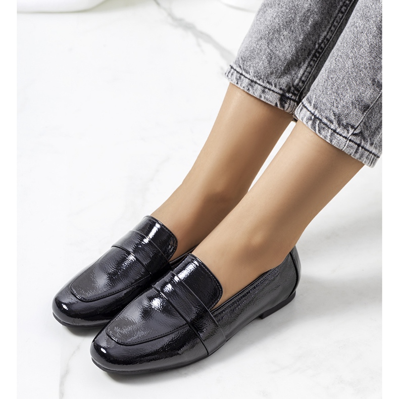 Chaussures en cuir laqué noir Yasemin le noir 1