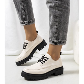 Richelieus beiges à semelle tracteur Noralie 1