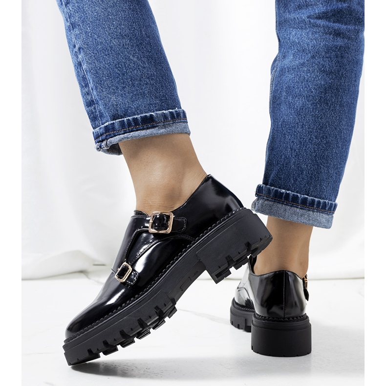 Chaussures Valks laquées noires 1