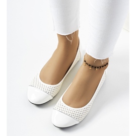 Ballerines blanches ajourées Kirsti écru 1