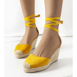 Espadrilles jaunes sur le compensé Tyler 1
