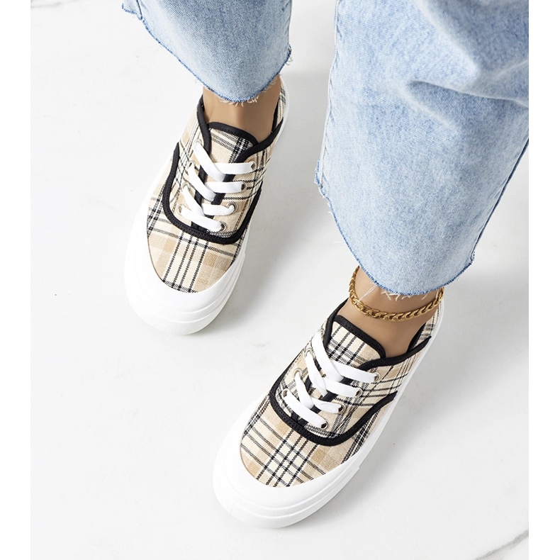 Baskets Jesperse beiges 1