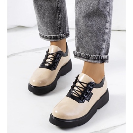 Chaussures beiges de Parram 1