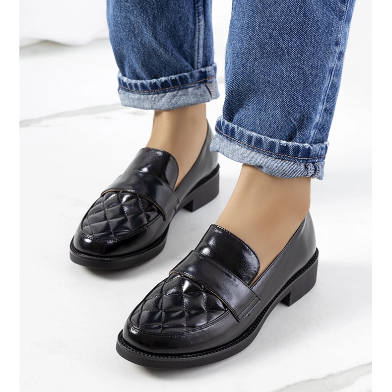 Les mocassins noirs d'Alexan 1