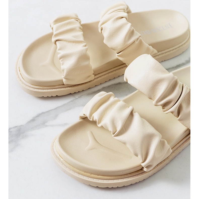 Chaussons femme Buzaco beiges 1