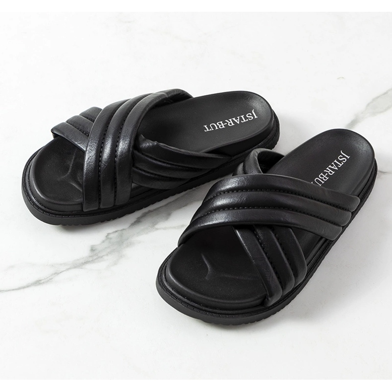 Chaussons noirs sur la plateforme Daintree le noir 1