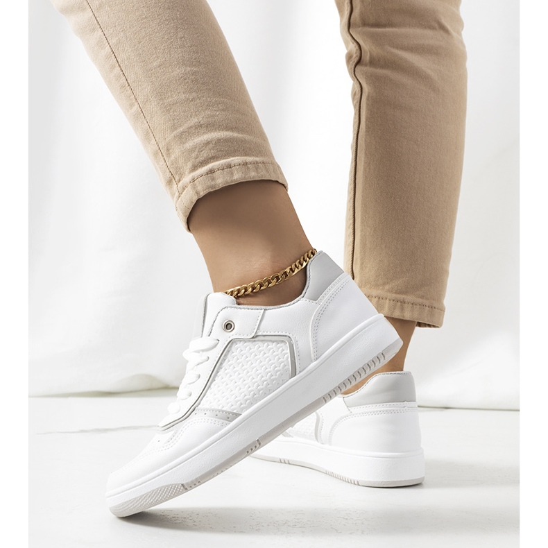 Baskets blanches de Banksia gris 1