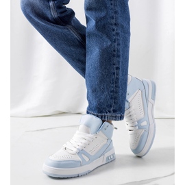 Baskets bleues de Grandis blanche 1