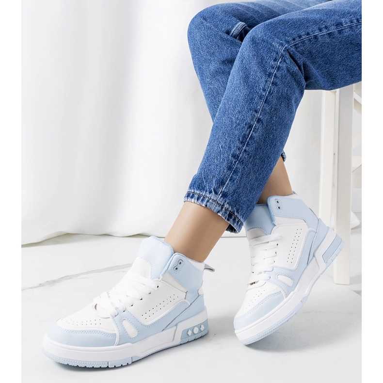 Baskets bleues de Grandis blanc 2