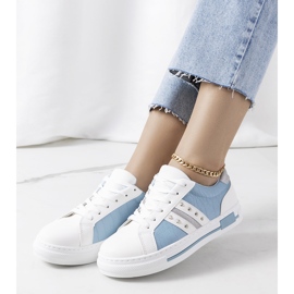 Baskets bleues à clous Luus blanche 1