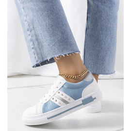 Baskets bleues à clous Luus blanche 2