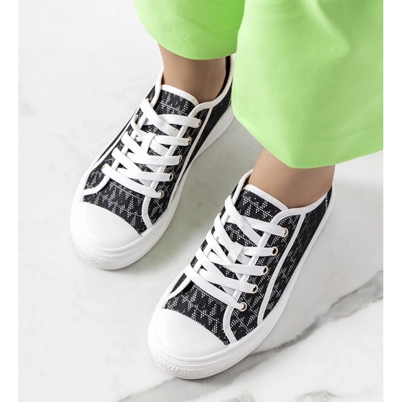 Baskets Chelms noires le noir 1