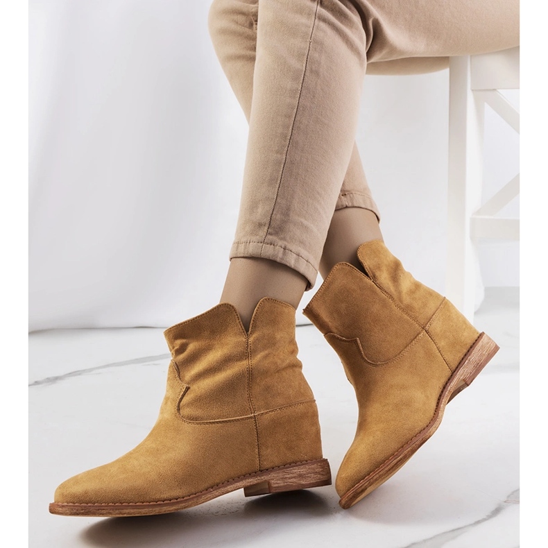 Bottines beige foncé à semelle compensée recouverte de Zoki 1