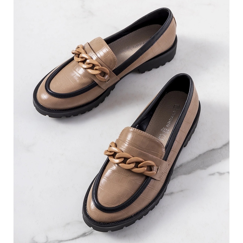 Chaussures beiges de Kesira 1 Chaussures beiges de Kesira 1