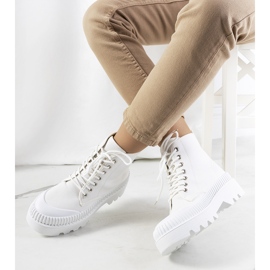 Baskets Roxo blanches 1