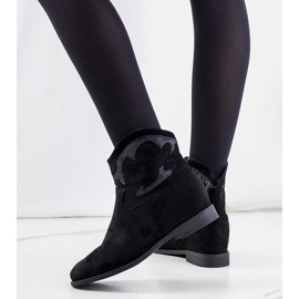 Les santiags noires de Velha le noir 1 Les santiags noires de Velha le noir 1