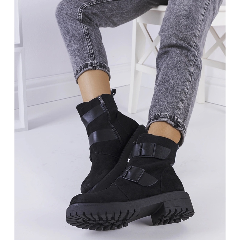 Bottes noires en éco-daim de Leurbost 1