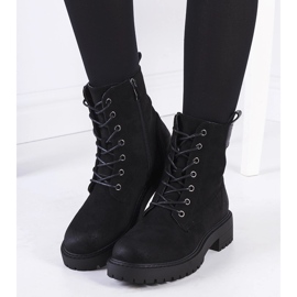 Bottines noires en daim écologique de Wellspring 1