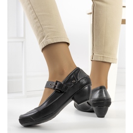 Escarpins noirs fermés par une bride Via 1