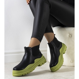 Bottes noires sur la plate-forme Tausel verte 1