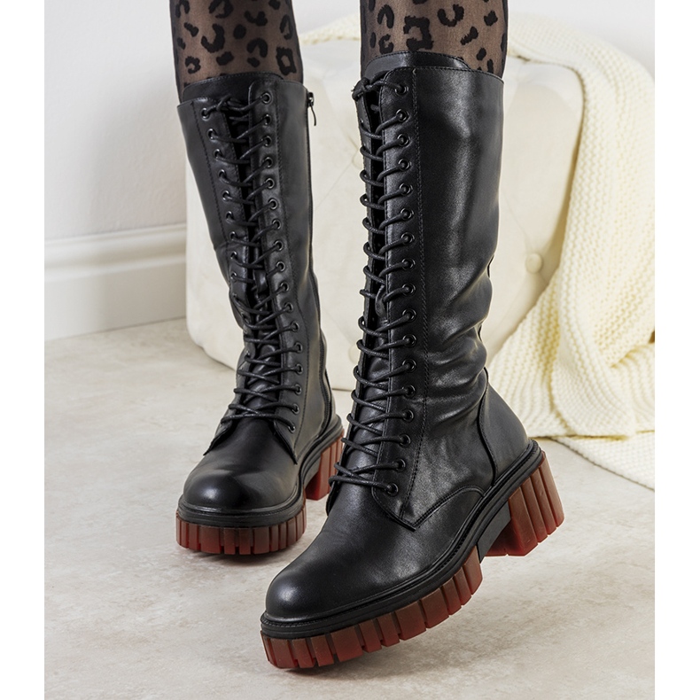 Trappeurs Black Abril noir 1