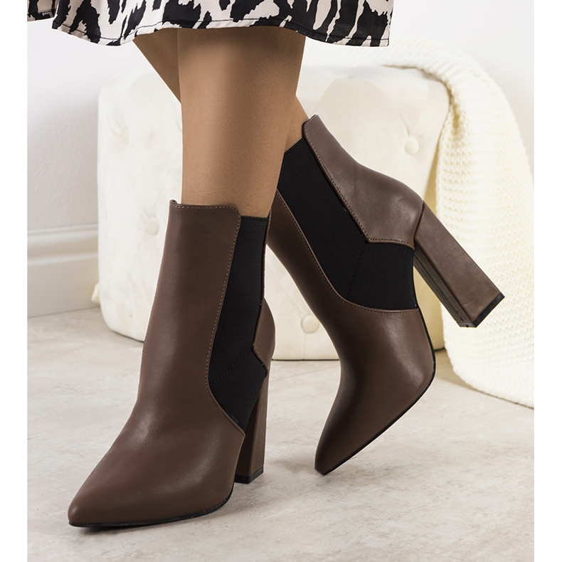 Bottines Chelsea marron sur le poteau Hamilt brun 1 Bottines Chelsea marron sur le poteau Hamilt brun 1