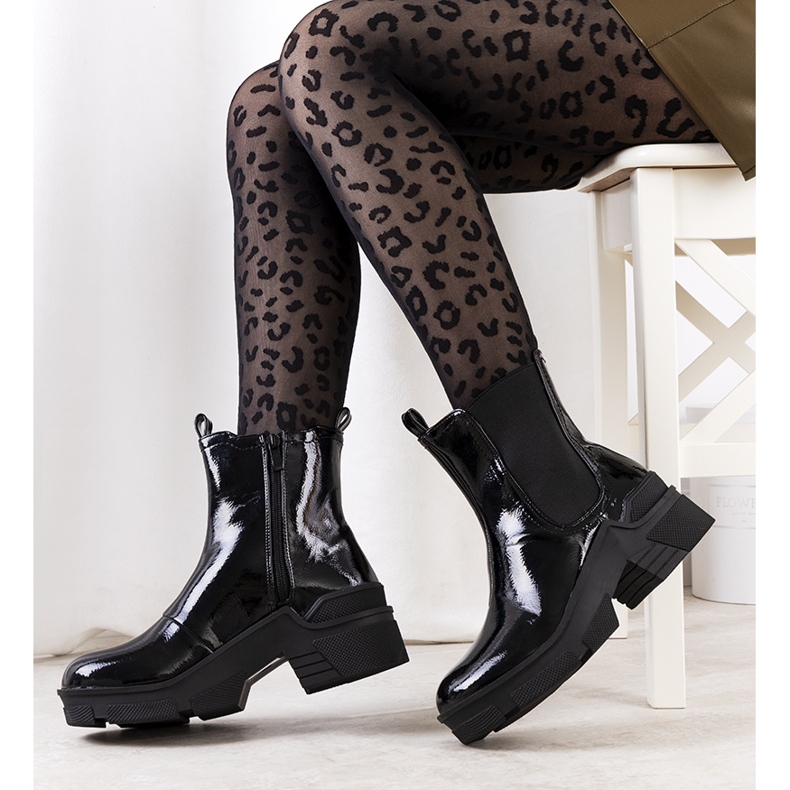 Bottes Asma en cuir verni noir 1