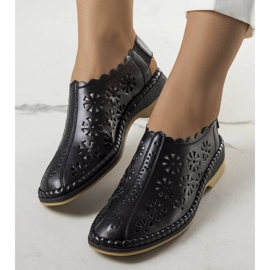 PA1 Chaussons Ferre noirs ajourés 1