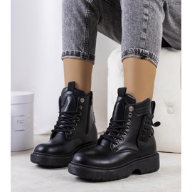Bottes noires sur la plateforme Denna 1