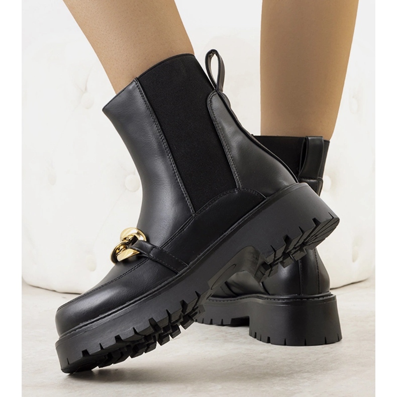 Bottes noires sur une semelle Pesa haute le noir 1