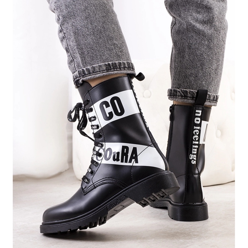 Trappeurs noirs ornés d'inscriptions Mota 1