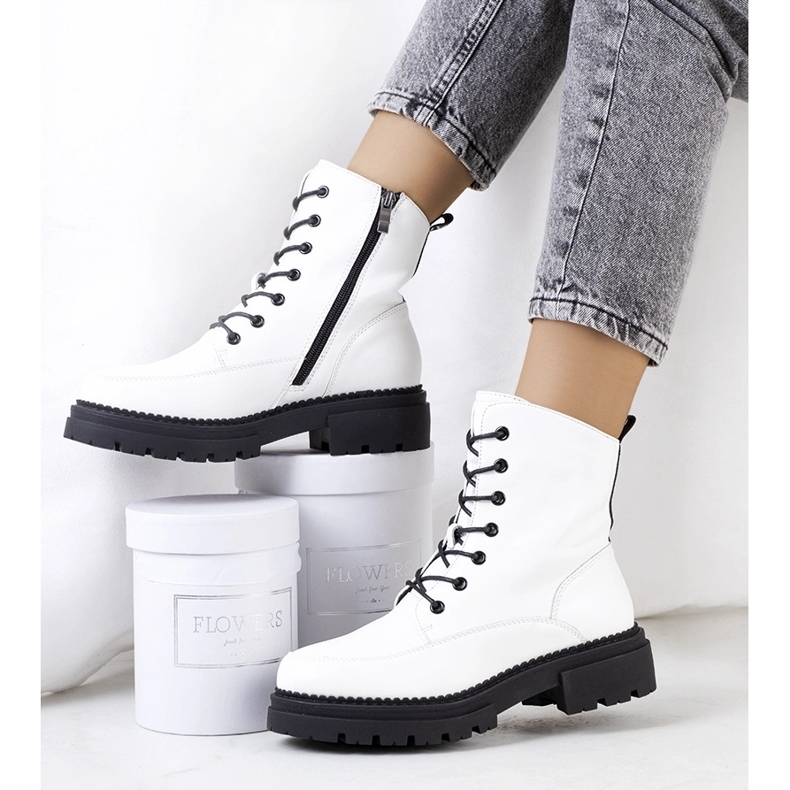 Les trappeurs blancs de Calder blanche 1 Les trappeurs blancs de Calder blanche 1