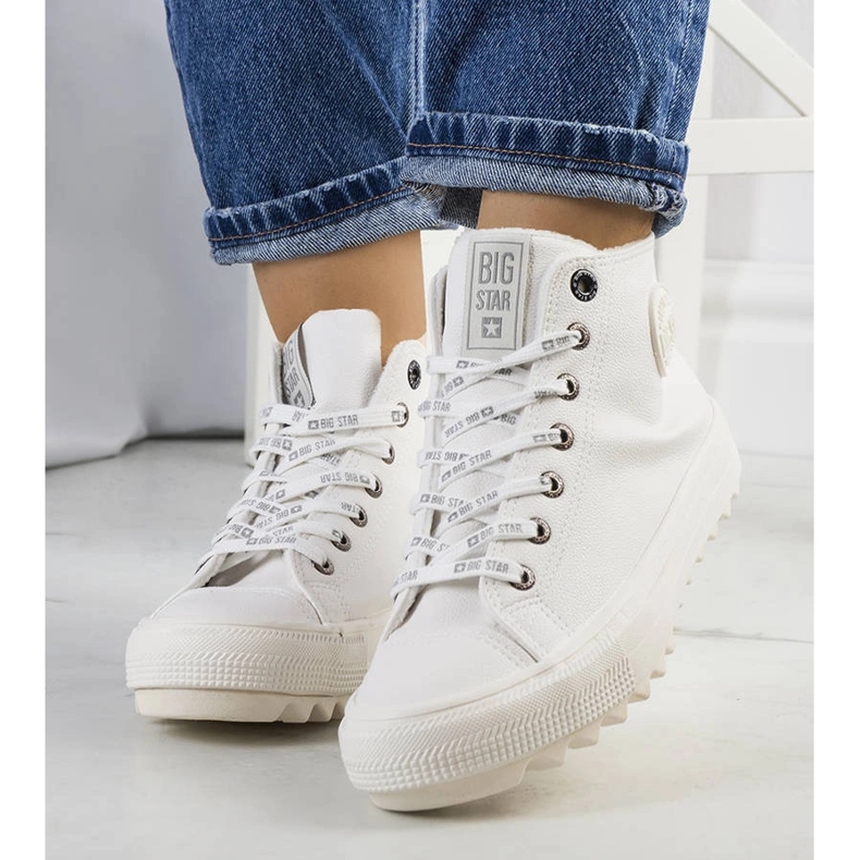 Baskets isolées blanches Big Star GG274108 1