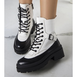 Les trappeurs blancs de Norra blanche 1 Les trappeurs blancs de Norra blanche 1