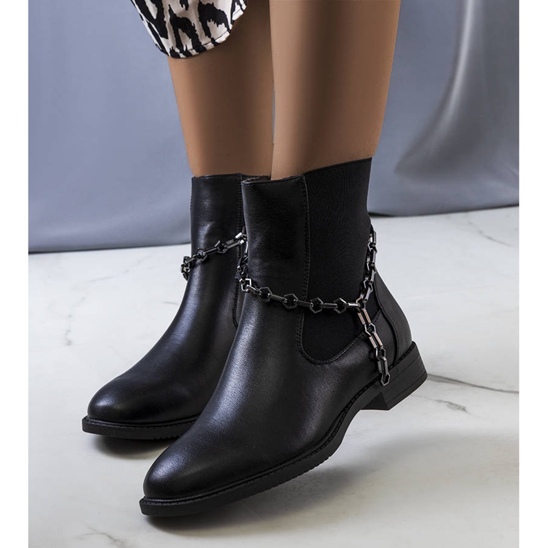 PA1 Bottes noires avec chaîne Anarda 1