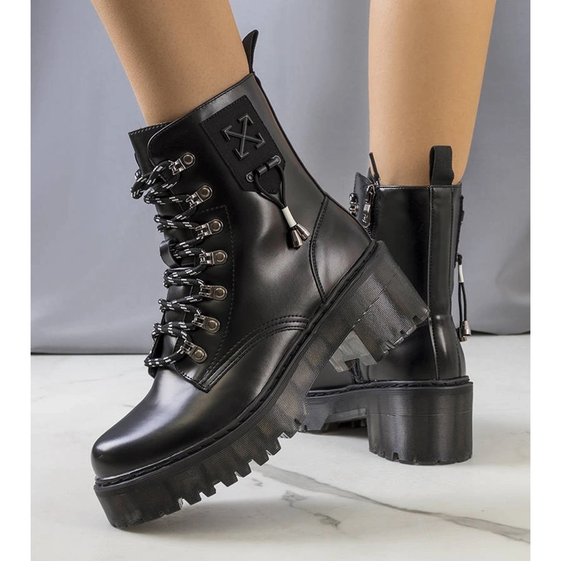 Bottines noires avec galon décoratif Laverda le noir 1