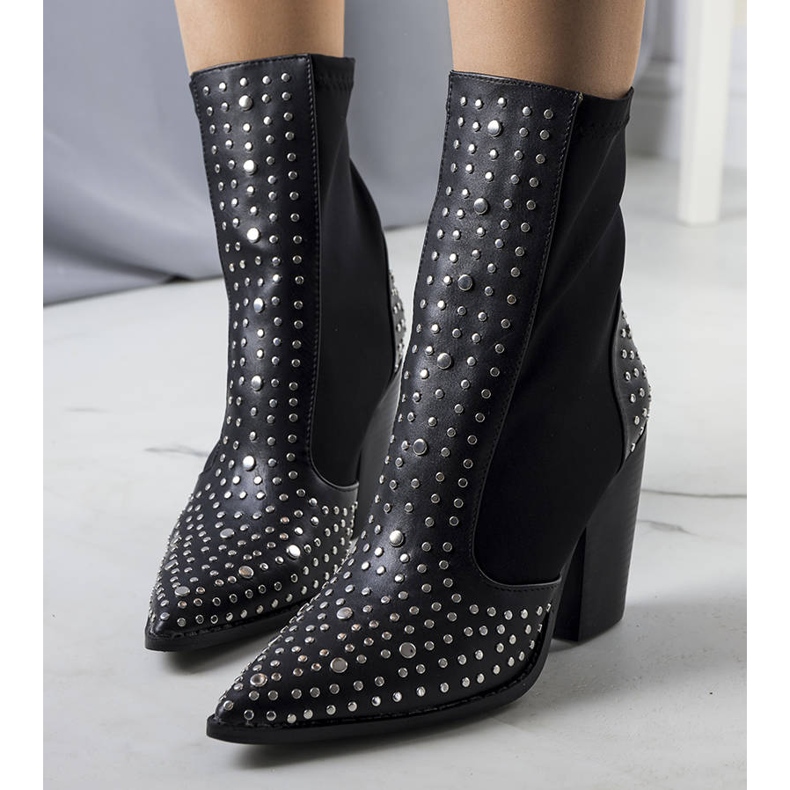 PA1 Bottines noires ornées de clous Orazi le noir 1