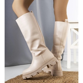 Bottes isolées beiges de Romelio 2