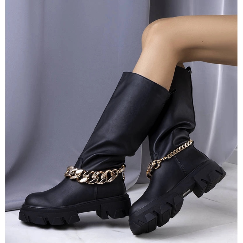Bottes isolées noires de Cumia 1