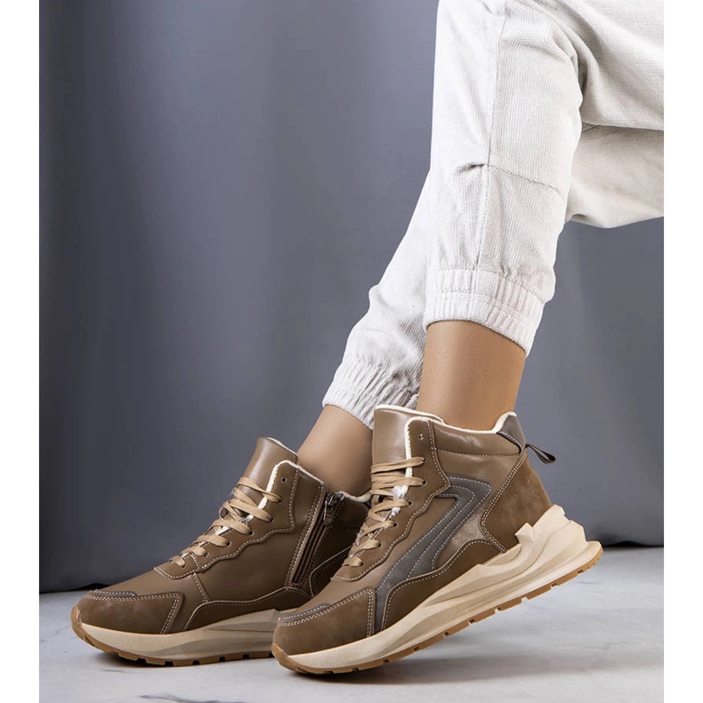 Baskets isolées marron de Tasma brun 1