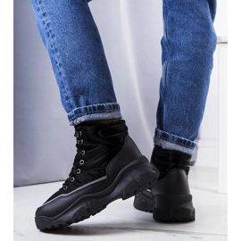 Bottes isolées noires de Rimu le noir 1