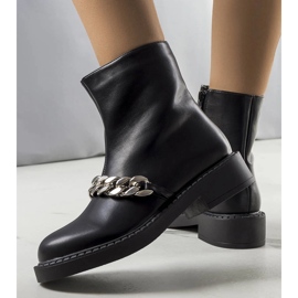Bottes isolées noires de Larion le noir 1