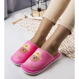 Chaussons souples roses de Diealings 1 Chaussons souples roses de Diealings 1
