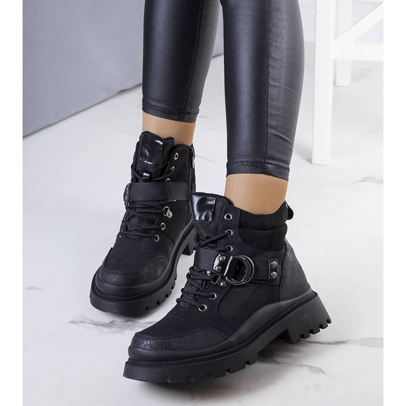PA1 Bottes isolées noires de Zakira 1