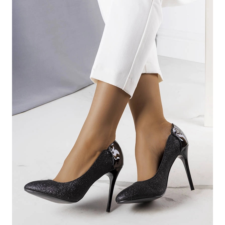 Escarpins à paillettes noires de Naina le noir 1