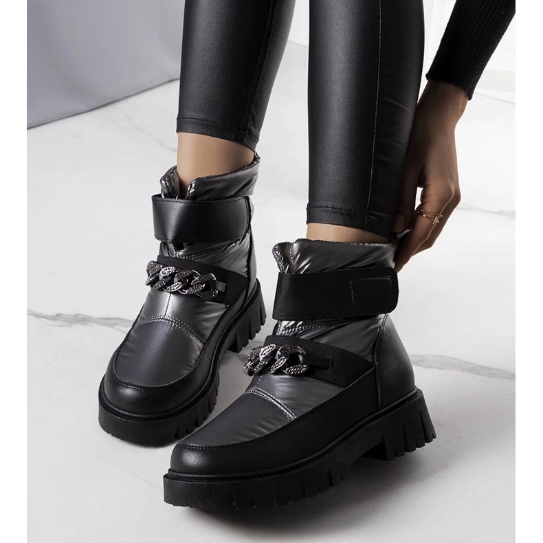 Bottes de neige argentées avec chaîne Ephraim le noir 1