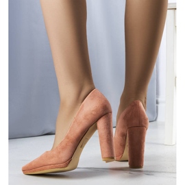 BM Les escarpins roses à talons hauts d'Emma 1 BM Les escarpins roses à talons hauts d'Emma 1