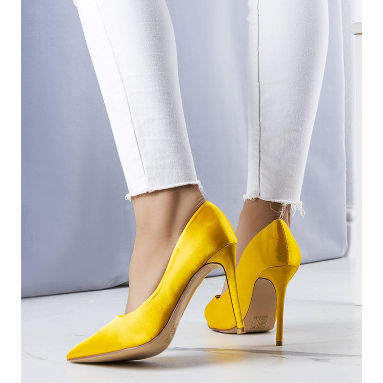 BM Épingles jaunes au fini satiné de Lochlan 1